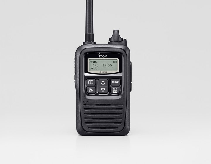 EL ICOM IP-100H es un walkie talkie para un sistema de radio vía IP. Permite comunicaciones Full-Duplex a través de la LAN inalámbrica y la red IP.